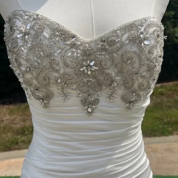 NWT Maggie Sottero Bridal Gown Strapless Diamond White Satin Size 8 - Picture 4 of 15